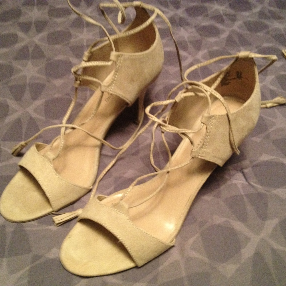Christian Siriano Tan Heels Tie Sandals Size 13m